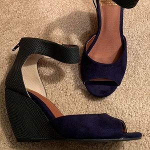 ♥️♥️CUTEST DETAILS♥️♥️Navy & Black Suede Snakeskin